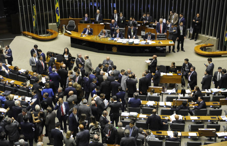 Reforma tributária sai até o fim do ano, aponta pesquisa com deputados