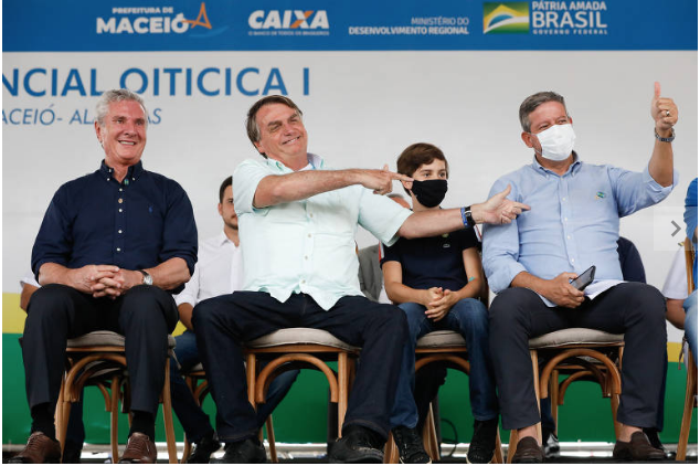 CPI: Pressionado, Bolsonaro convoca rede nacional de TV