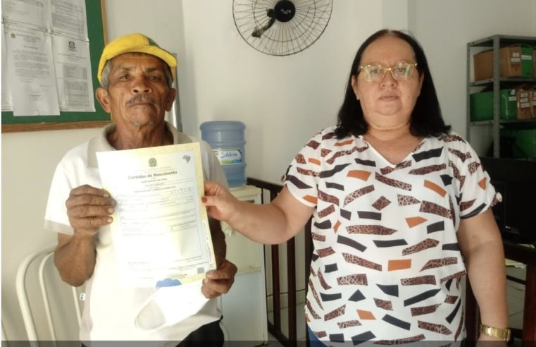 Agricultor consegue certidão de nascimento aos 62 anos