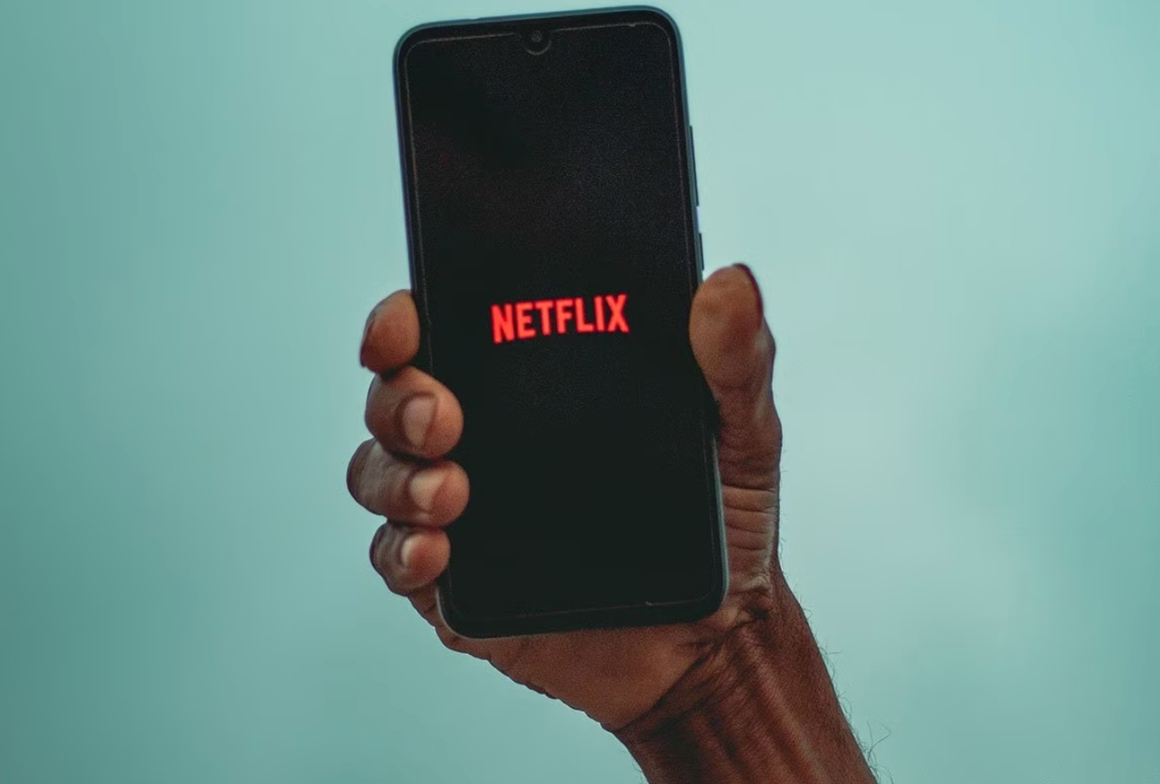 Após anunciar lucro, Netflix sobe preços de assinaturas. Veja valores