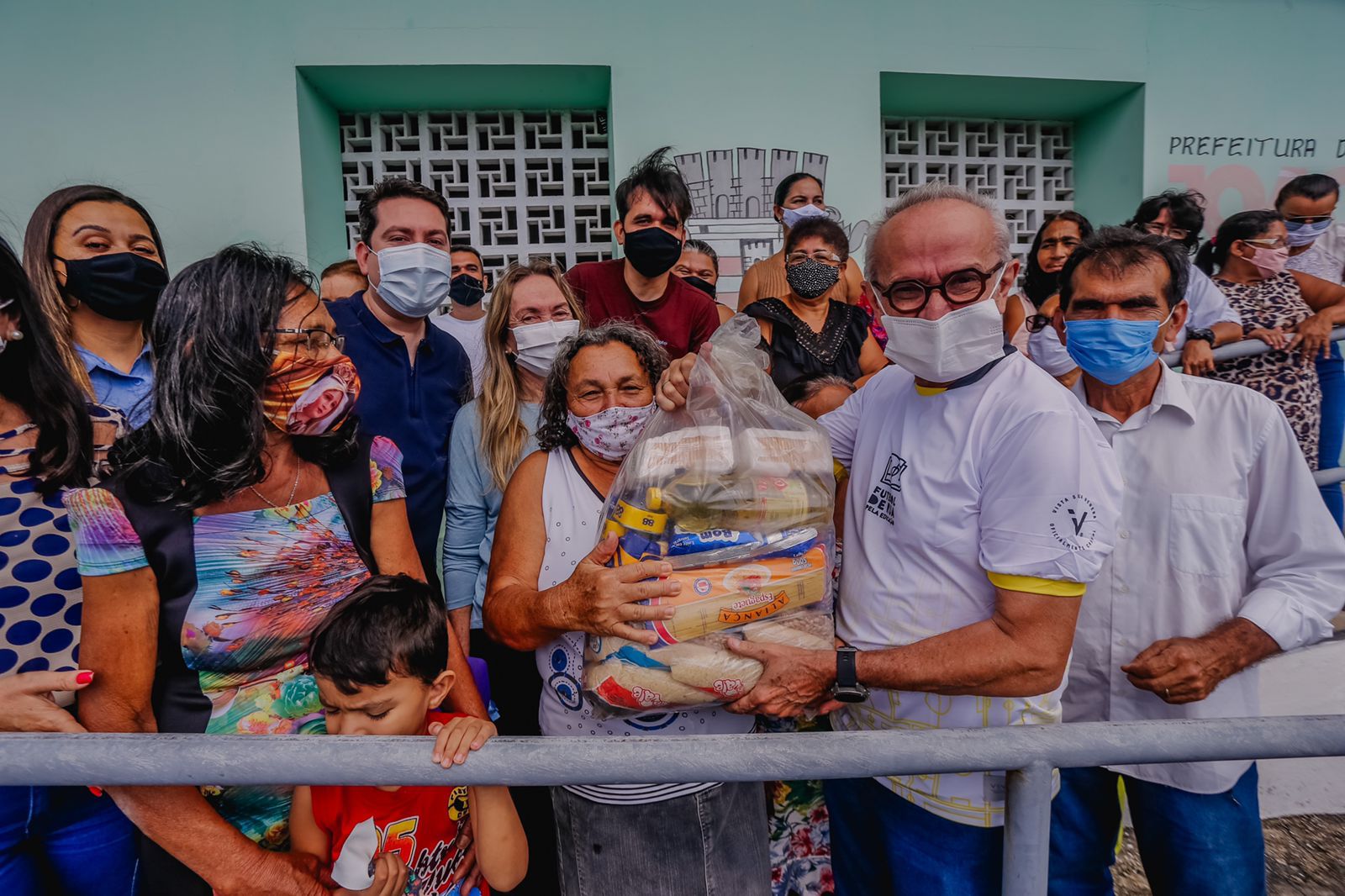 Dia da lavadeiraPrefeito visita lavanderia municipal e garante melhorias na estrutura