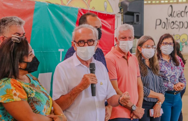 No Bairro das IndústriasCícero Lucena assina ordem de serviço para reforma da Escola Cantalice Leite Magalhães