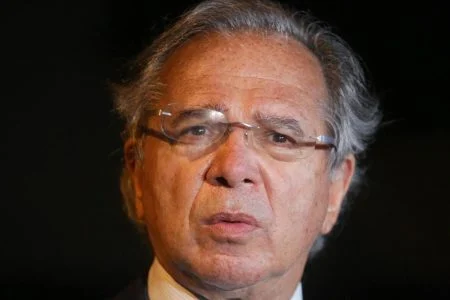 Nobel de Economia contradiz Paulo Guedes sobre salário mínimo e desemprego