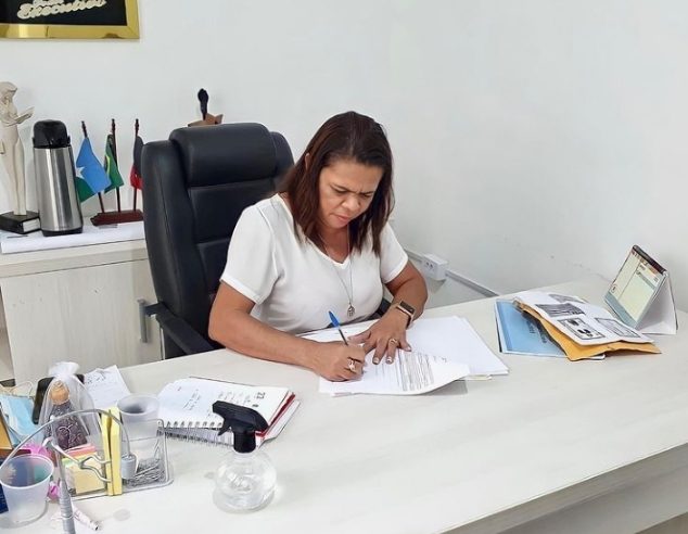 Prefeita Adelma Cristóvam assina ordem de serviço do Projeto Orla e comemora: “Pitimbu ficará de cara nova”