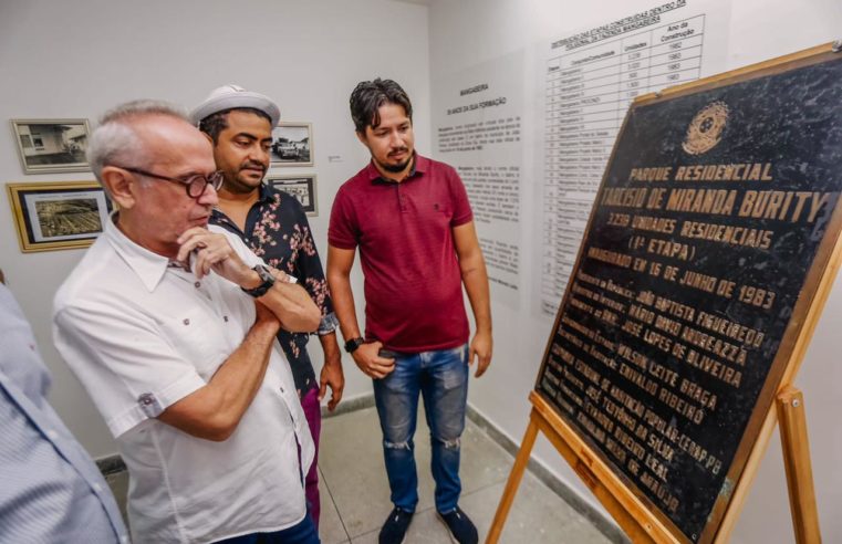 Referência na músicaPrefeito participa de homenagem a Pinto do Acordeon e confere novo painel no Centro Cultural Mangabeira