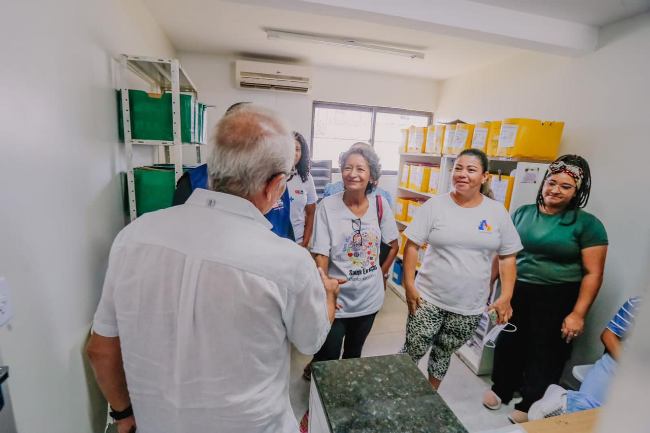 Atenção BásicaCícero Lucena entrega obras de reestruturação da USF Ilha do Bispo