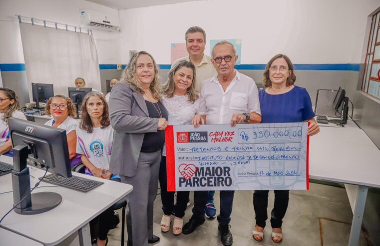 Prefeito libera mais de R$ 5 milhões para 14 instituições que prestam serviços em várias áreas em benefício da população