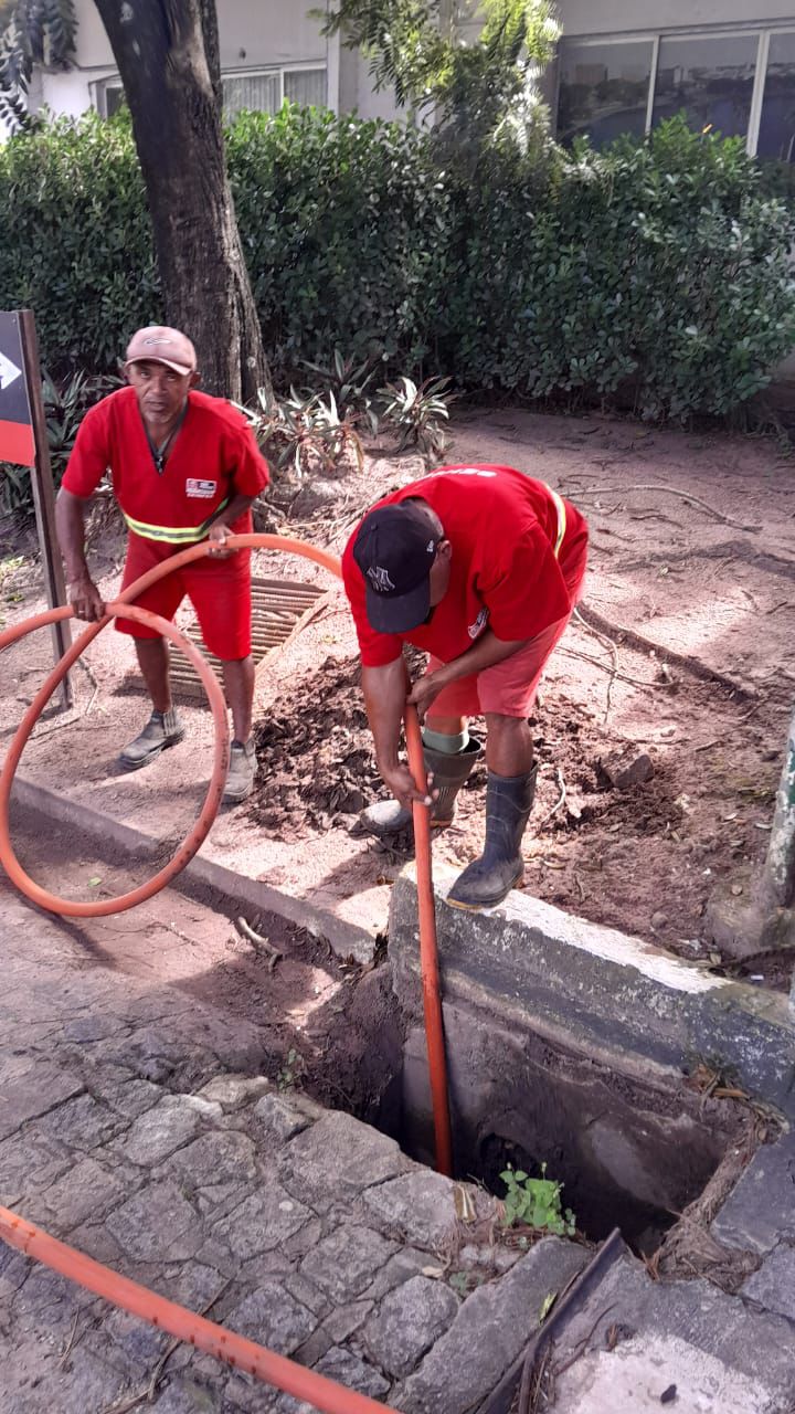 Ações diáriasSeinfra executa serviços na rede de drenagem, iluminação pública e Operação Tapa-Buraco nesta terça-feira