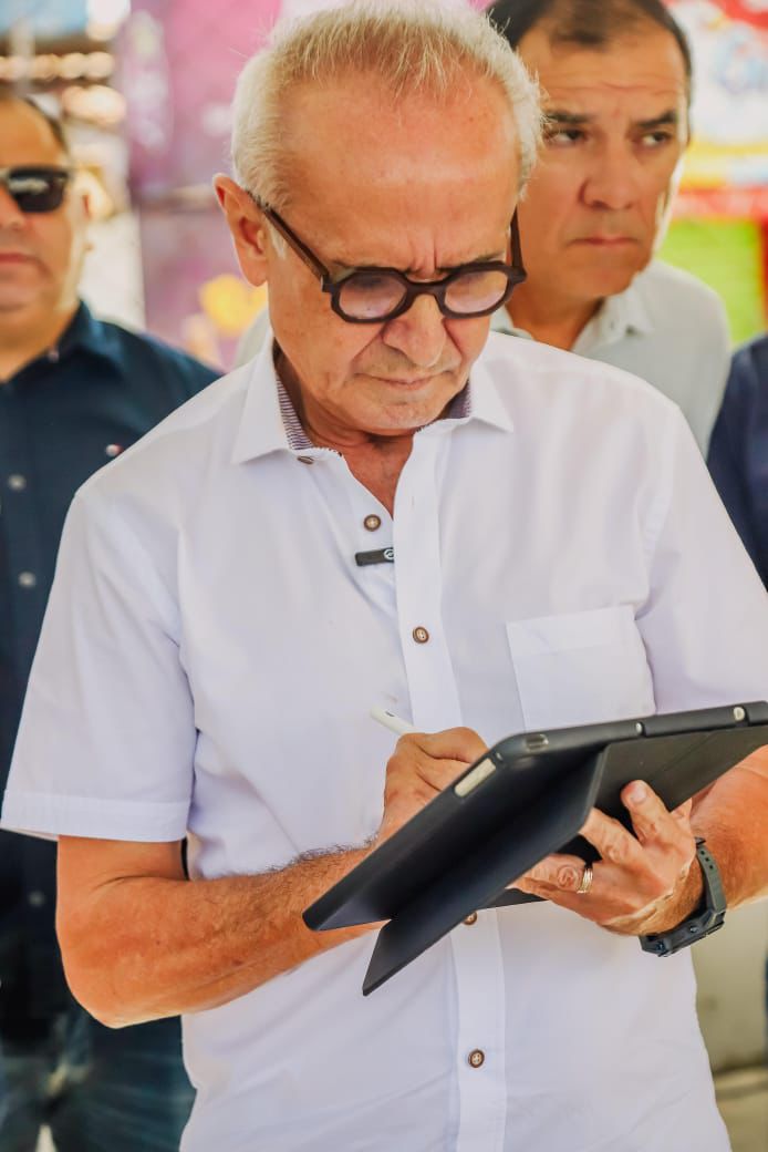 No Bairro dos IpêsCícero Lucena autoriza reforma da Praça Josenildo José da Silva